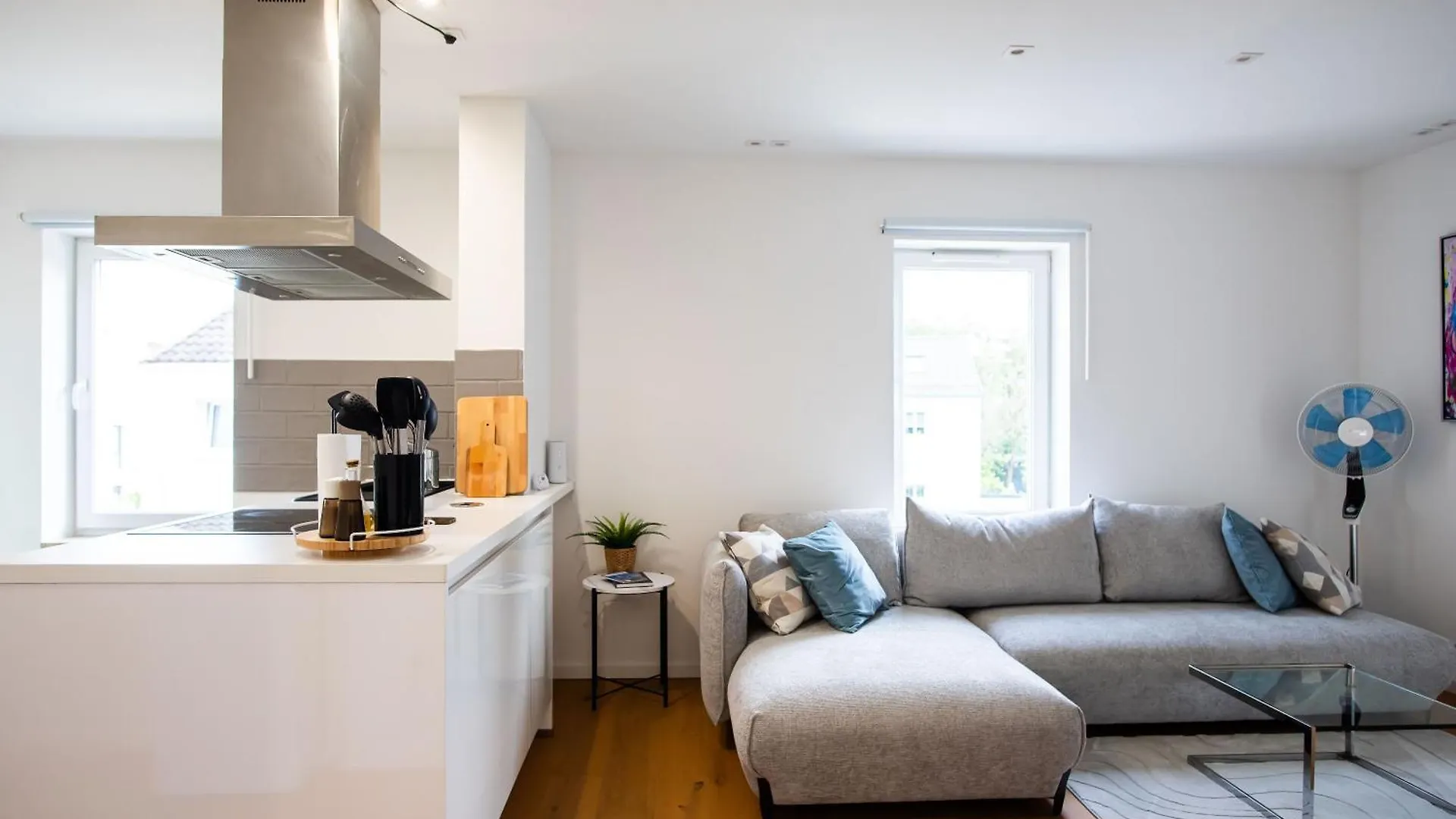 Schoene, Zentrale Wohnung Fuer 4 Personen location